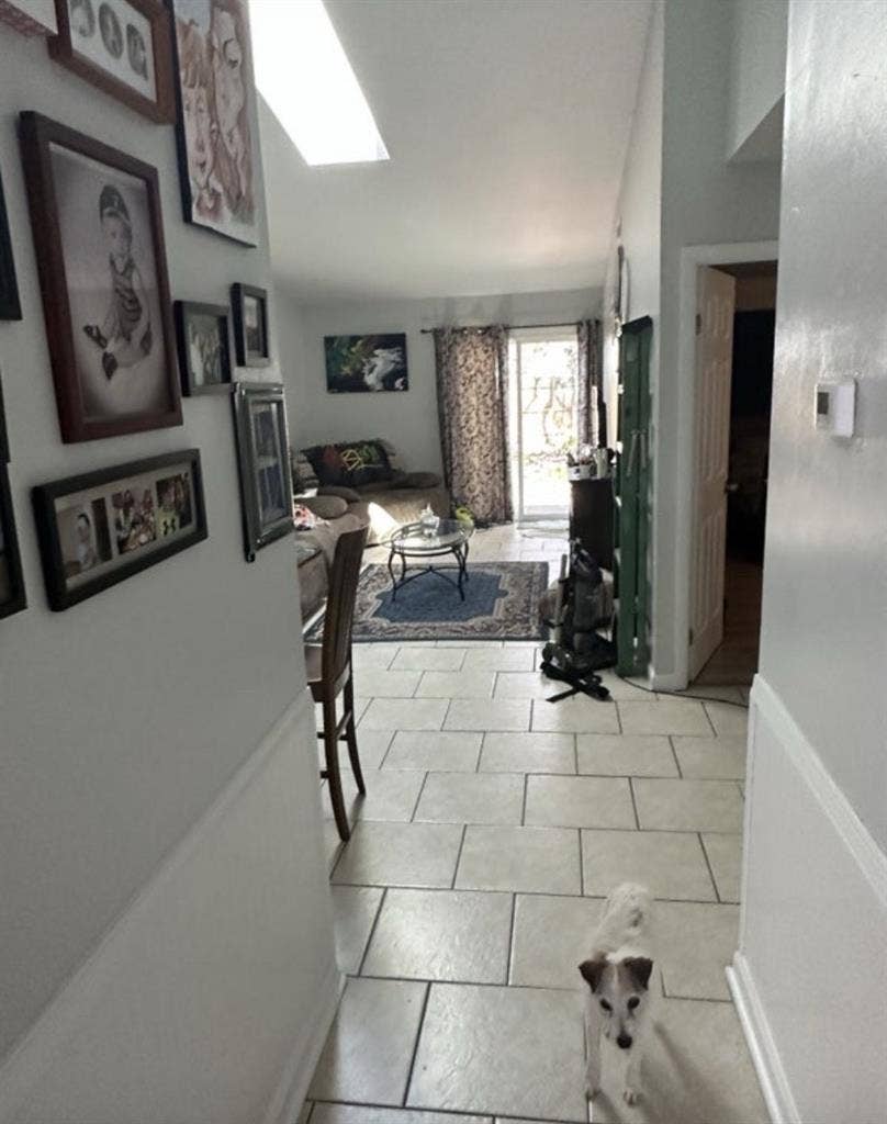 Lg room/private bath all utilities