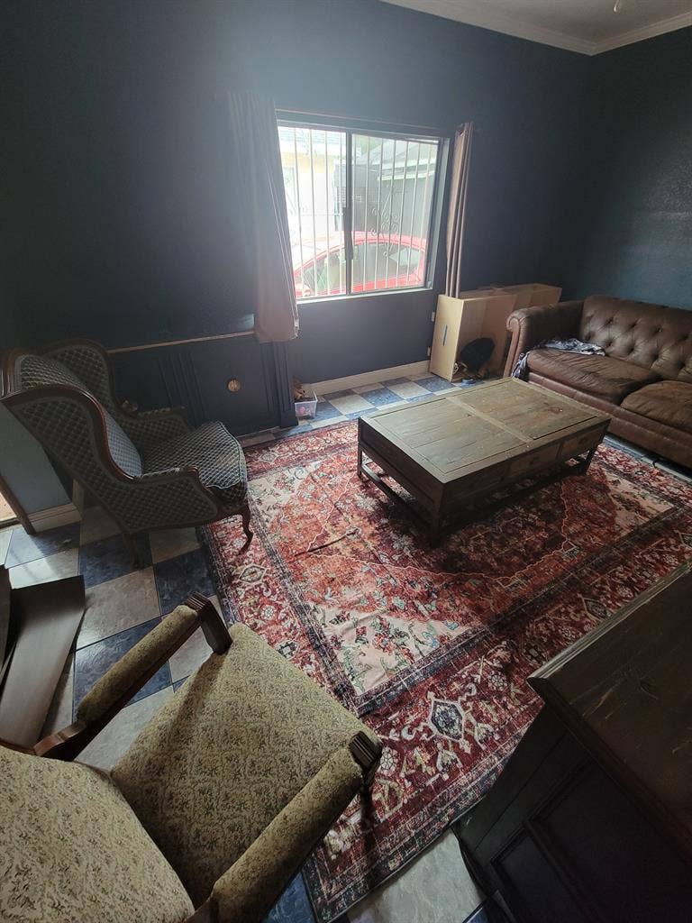 Looking for roommates for my home