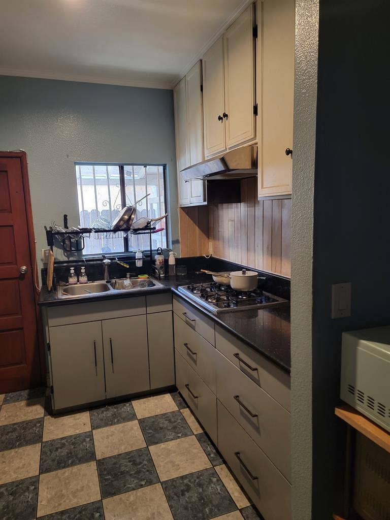 Looking for roommates for my home