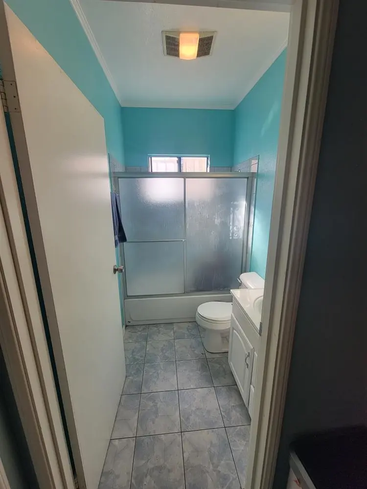 Looking for roommates for my home