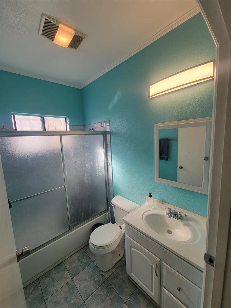 Looking for roommates for my home