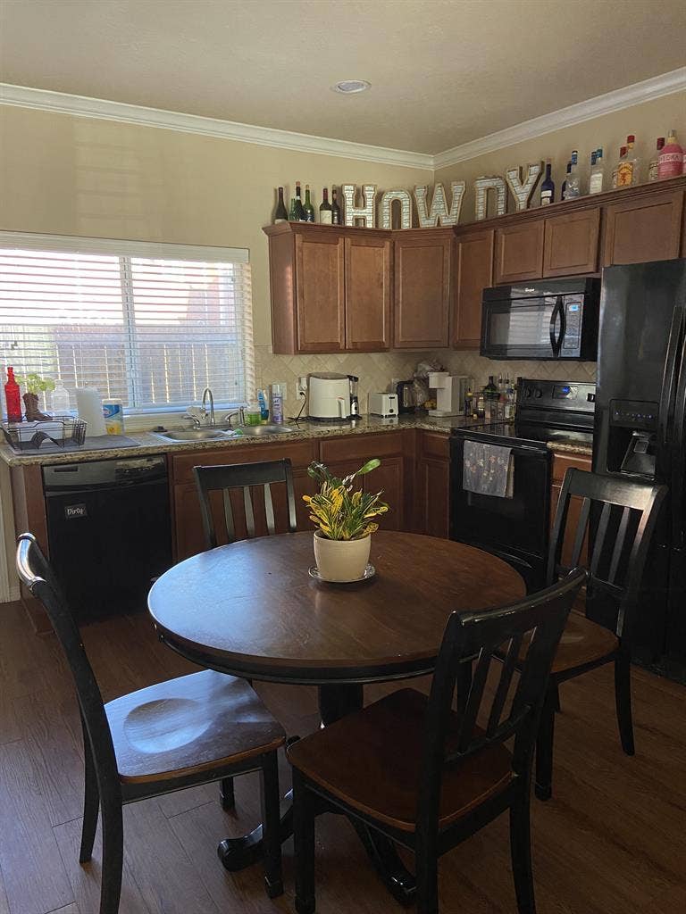 SUBLEASE — SPRING  (JAN–JULY)