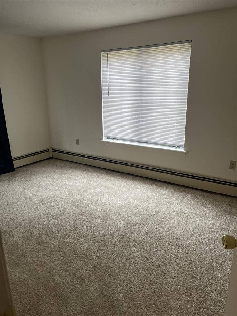 Cozy, Second Floor Apartment