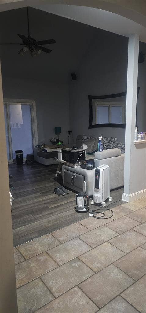 Bedroom for rent. Pets welcome