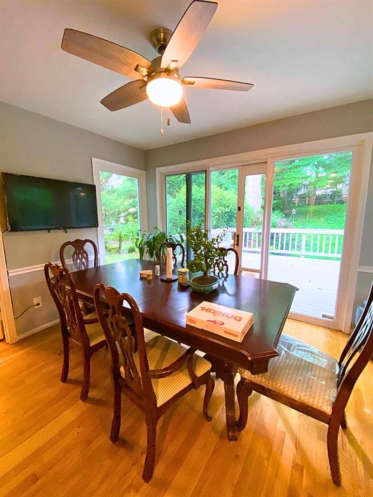 Huge Basement - Rent in a BIG Home