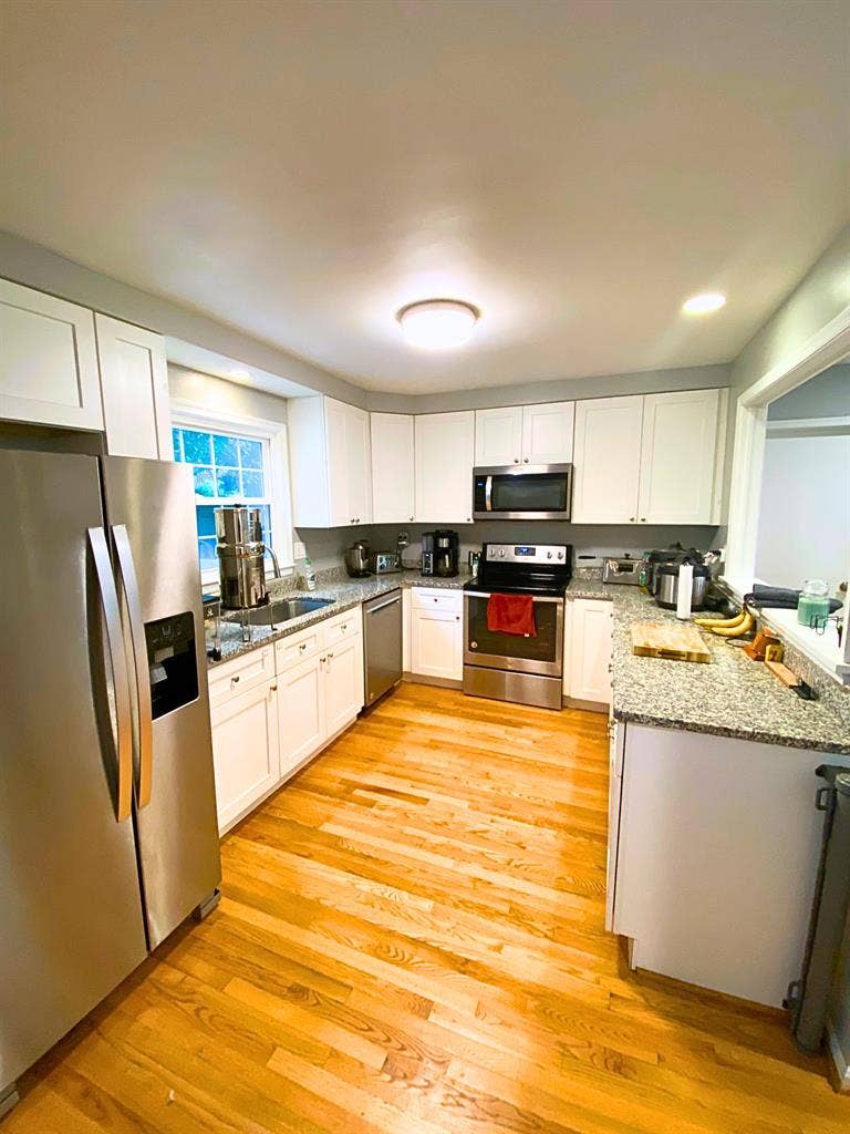 Huge Basement - Rent in a BIG Home