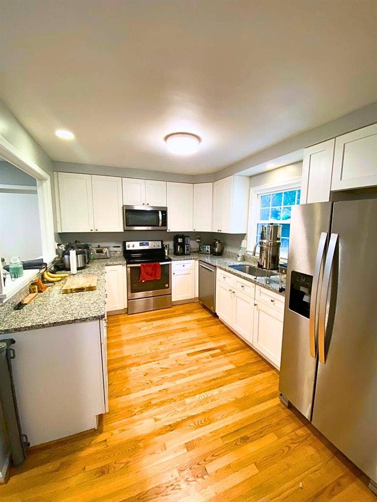 Renting one Bedroom - BIG Home