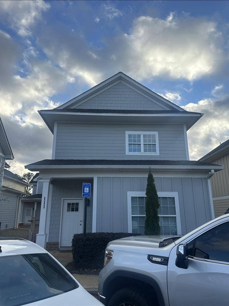 Sublease takeover. Male roommatess