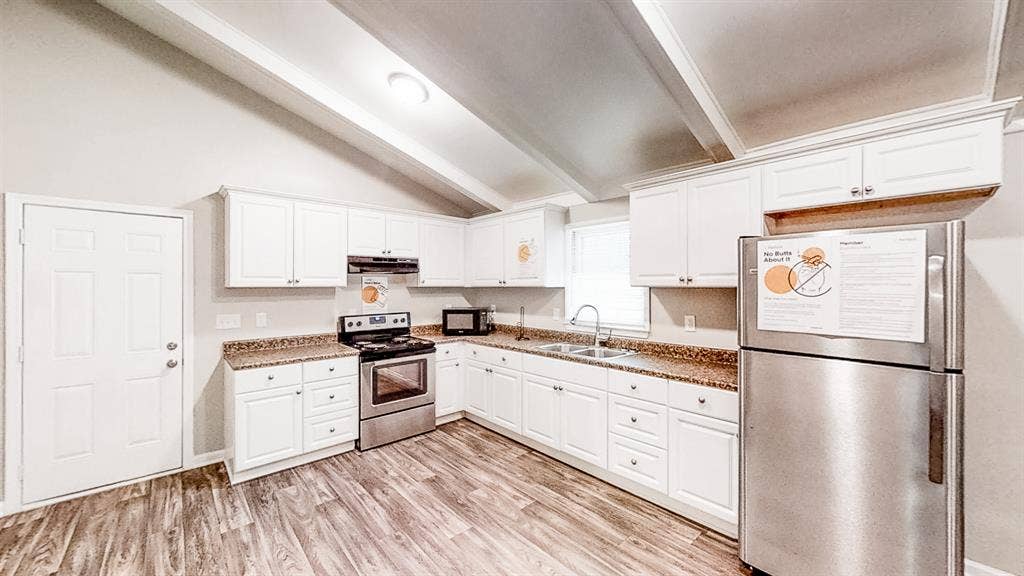 8 BR in College Park