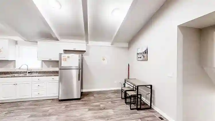 8 BR in College Park