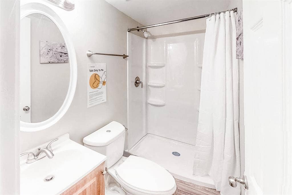 8 BR in College Park