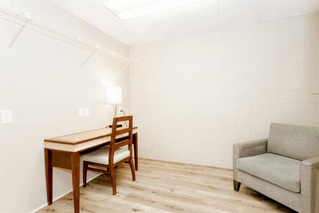 4 BR in Douglasville