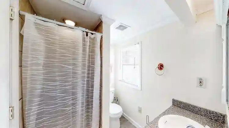 7 BR in Riverdale