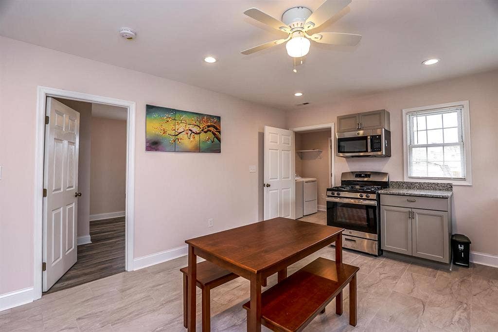 4 BR in Colonial Heights