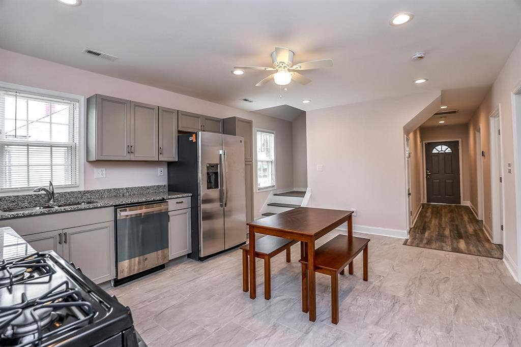 4 BR in Colonial Heights