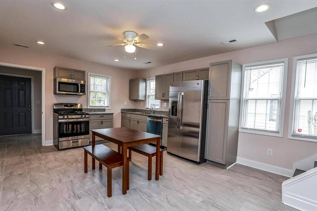 4 BR in Colonial Heights