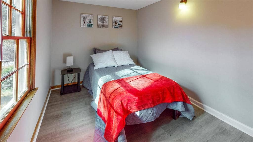 8 BR in Stonecrest
