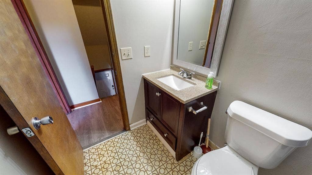8 BR in Stonecrest