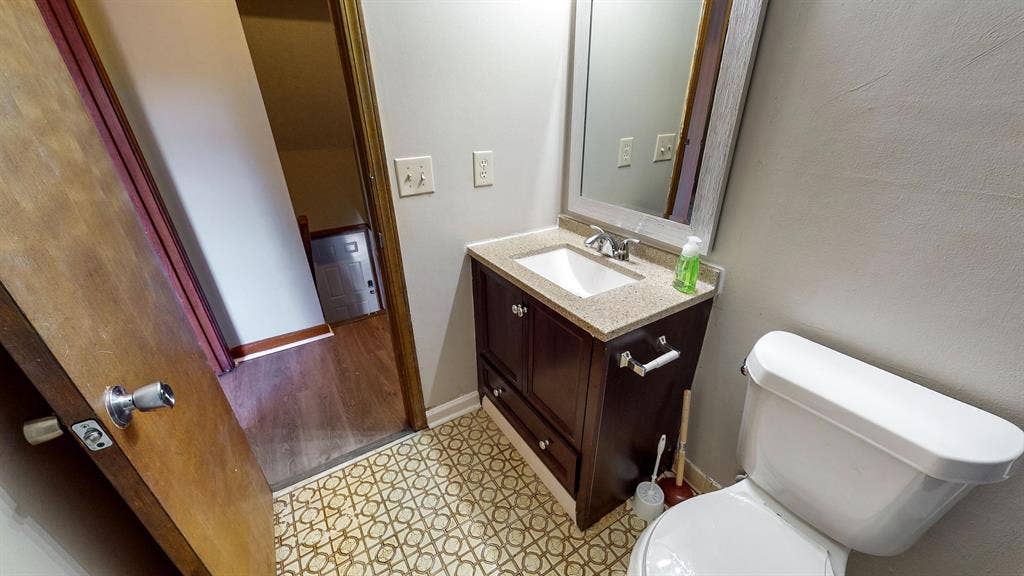 8 BR in Stonecrest