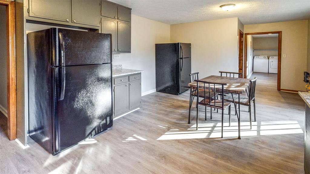 8 BR in Stonecrest