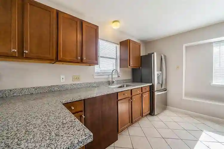 8 BR in Houston