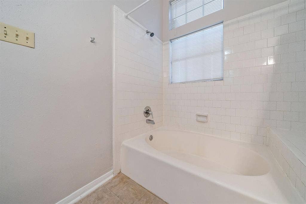8 BR in Houston