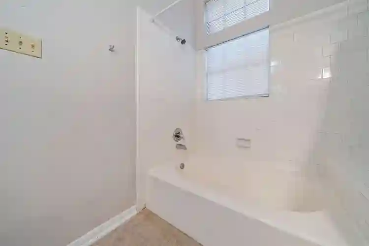 8 BR in Houston