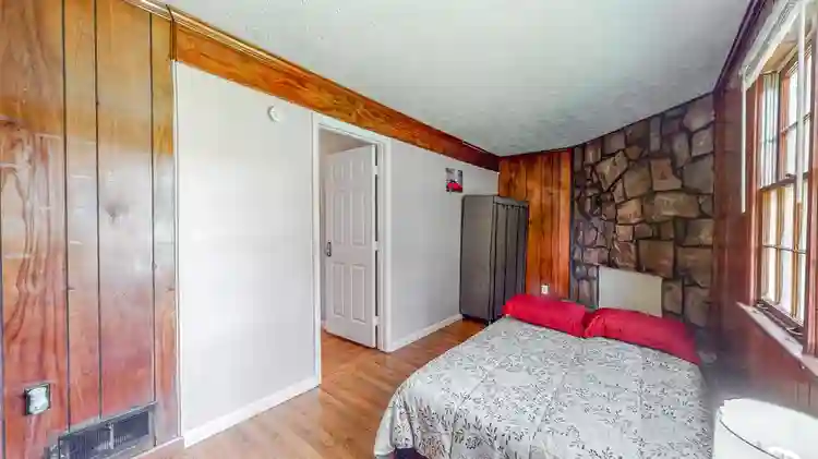 9 BR in Stone Mountain