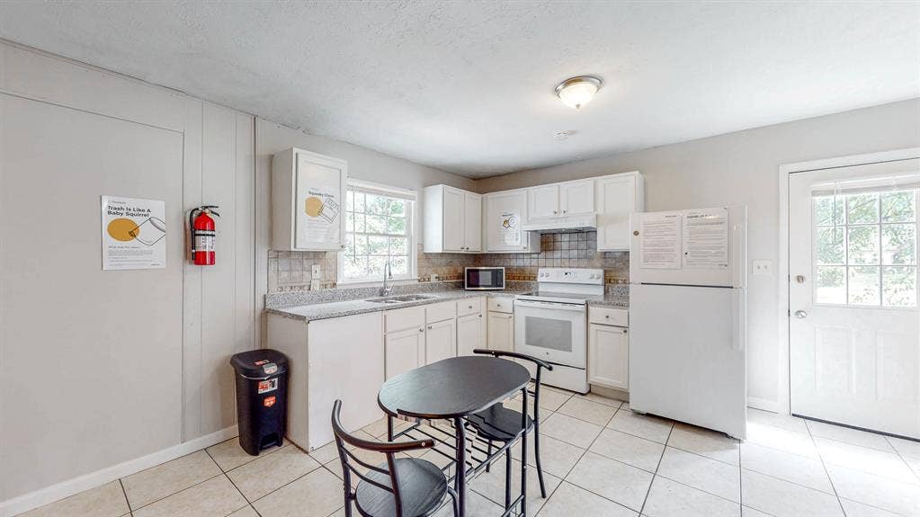 9 BR in Stone Mountain