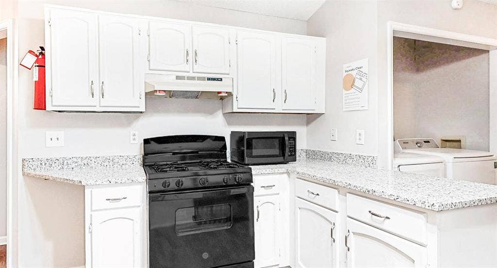 9 BR in Stone Mountain