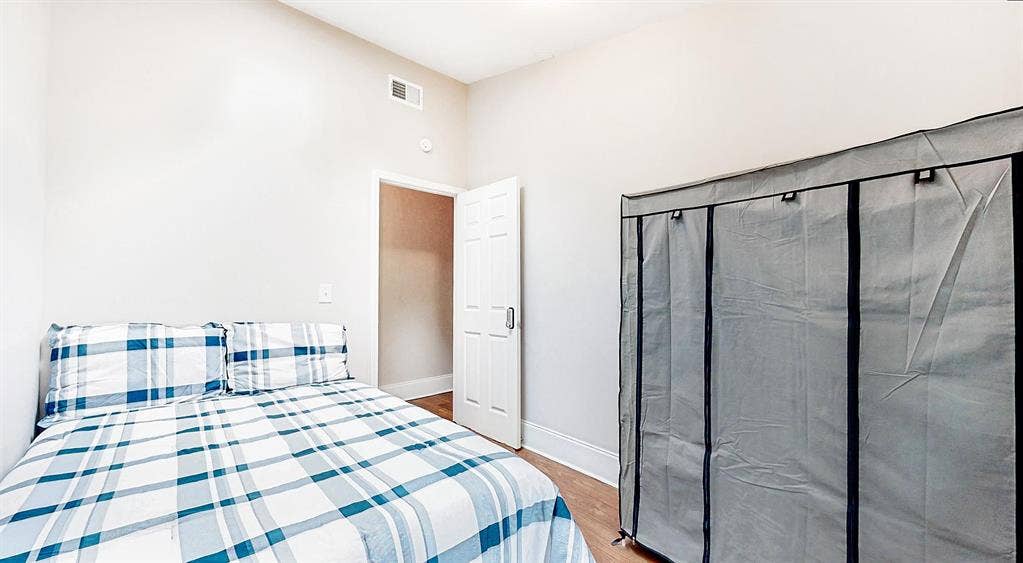 9 BR in Stone Mountain