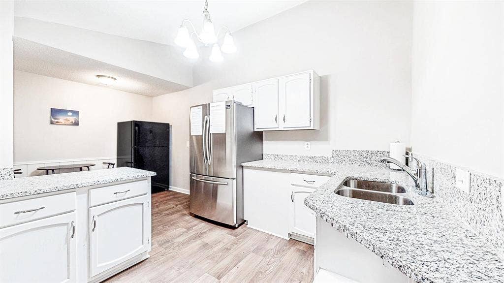 9 BR in Stone Mountain