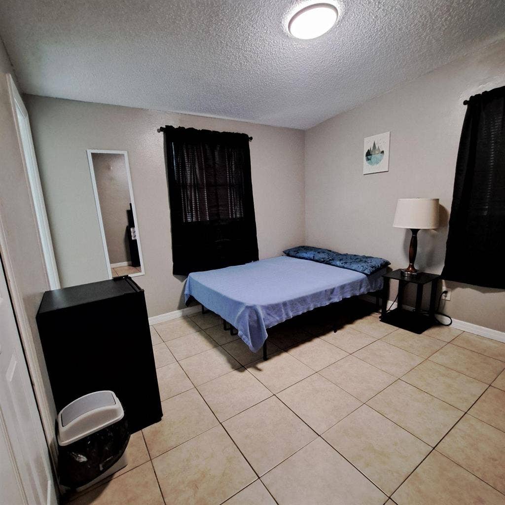 6 BR in Jacksonville