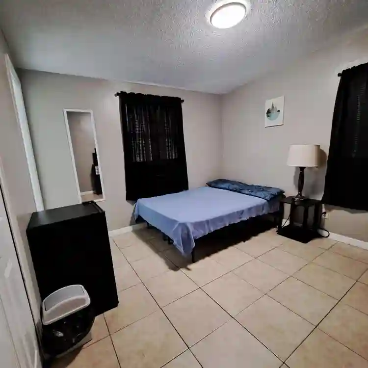 6 BR in Jacksonville