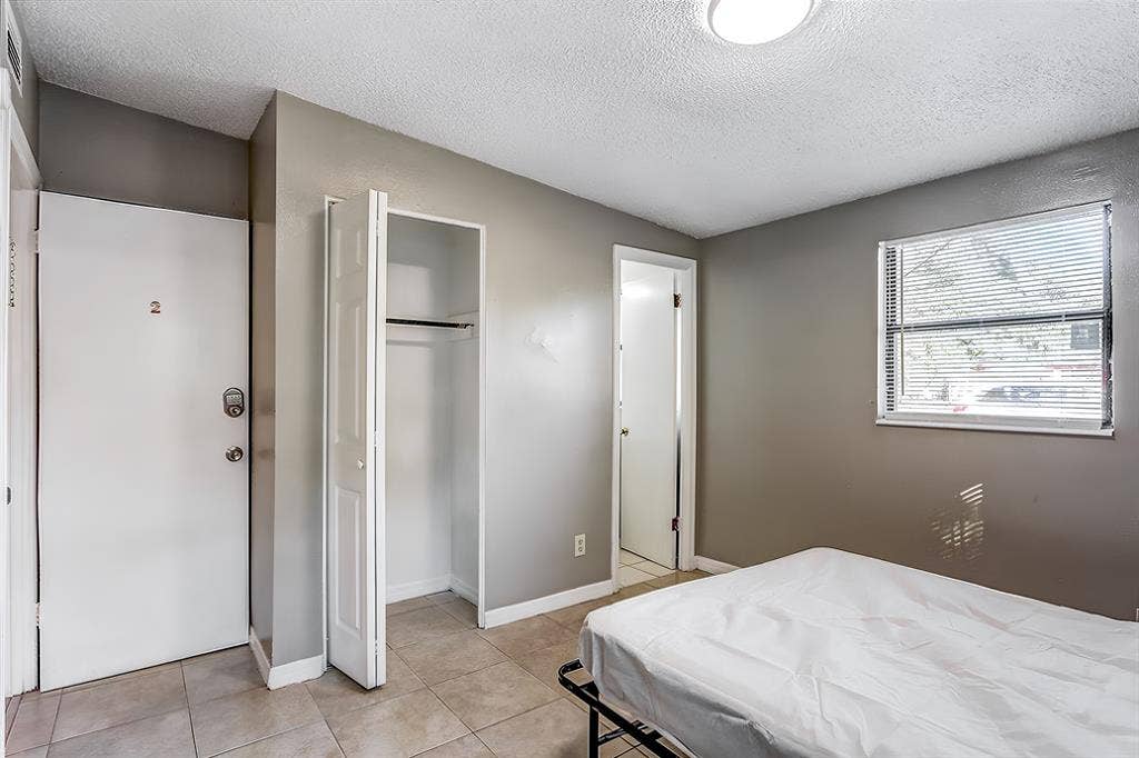 6 BR in Jacksonville