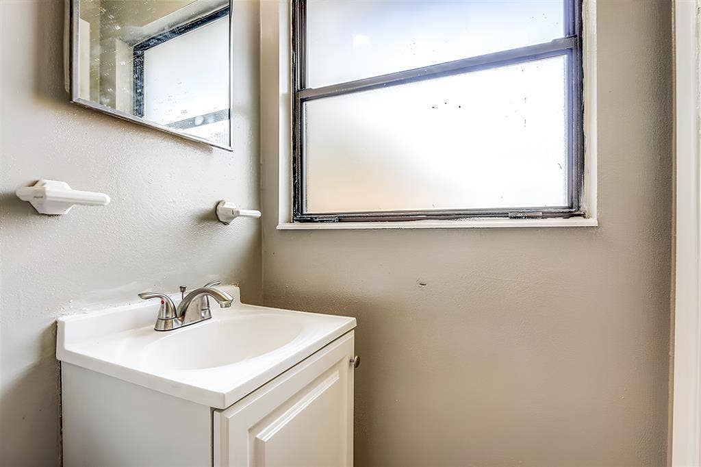 6 BR in Jacksonville