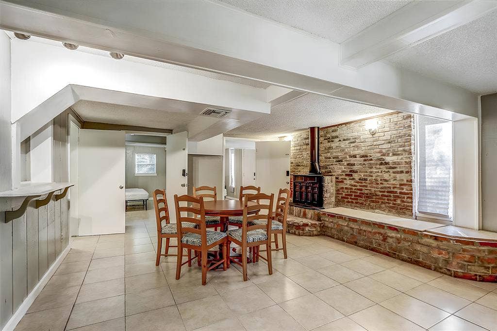 6 BR in Jacksonville