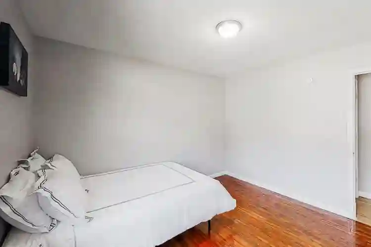 9 BR in Stone Mountain