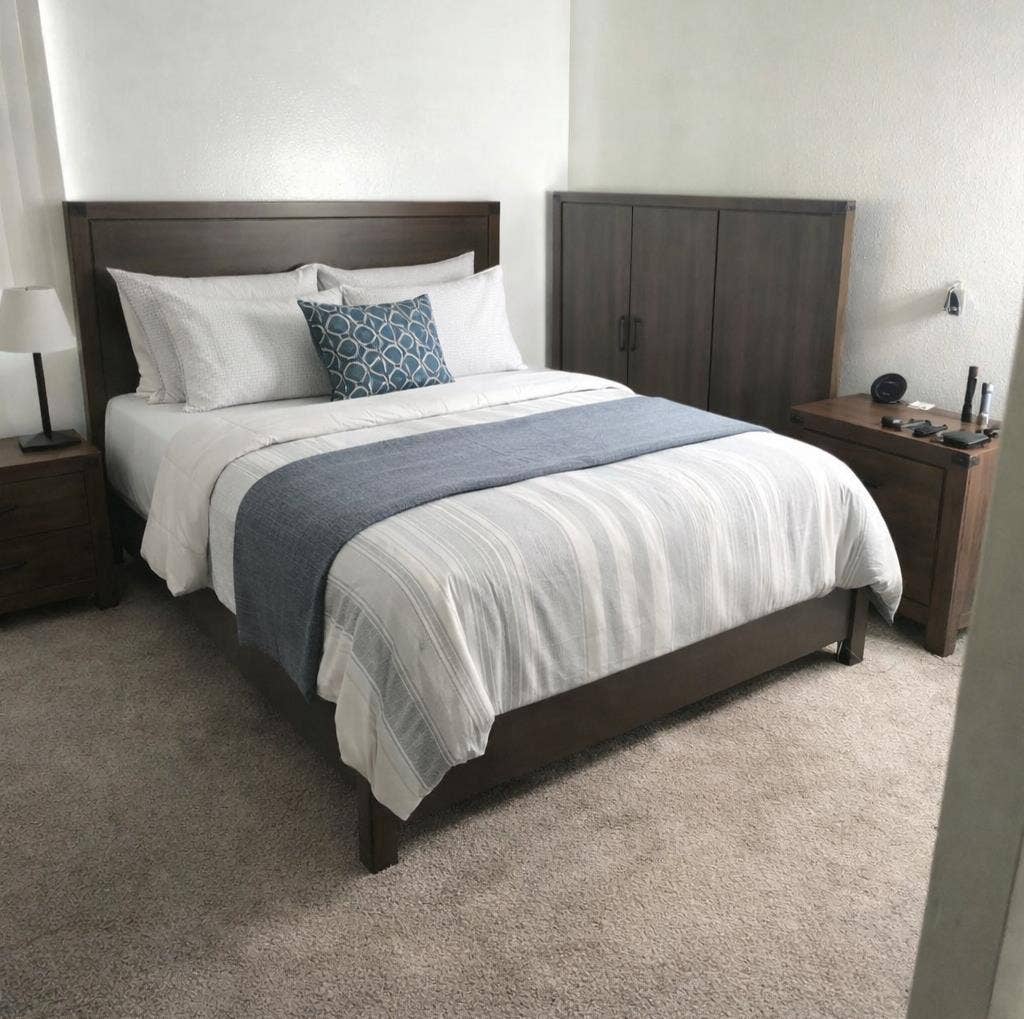 Furnished Room in Ontario