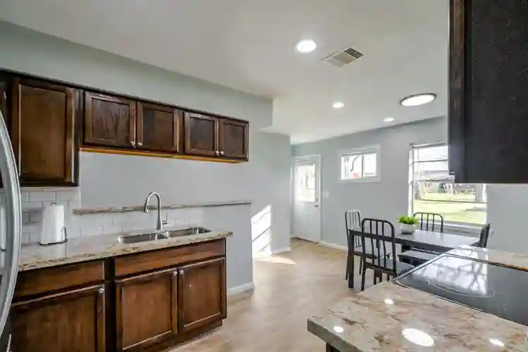 8 BR in Houston