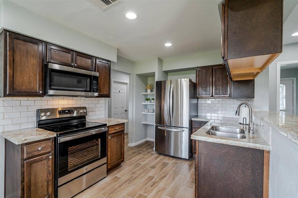 8 BR in Houston