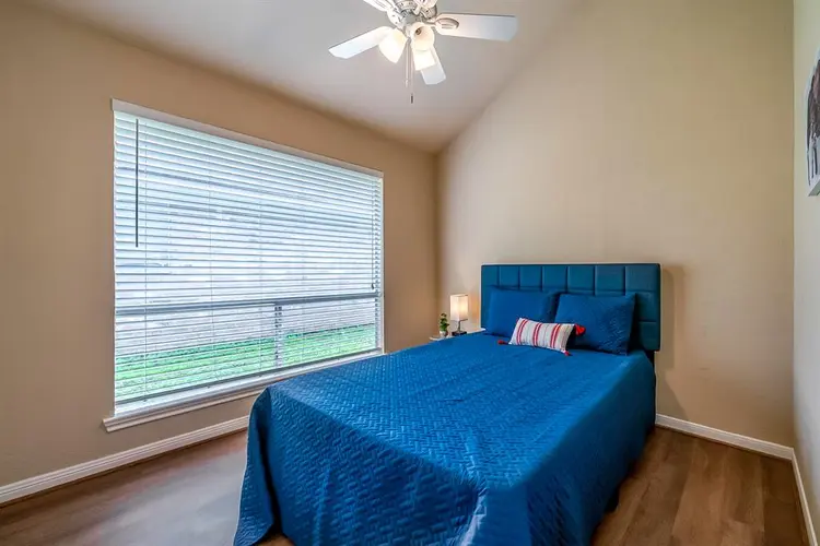 6 BR in Houston