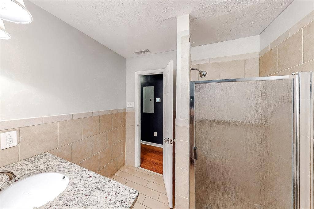 8 BR in Decatur