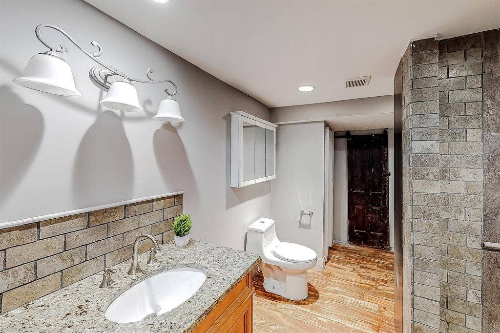 7 BR in Decatur