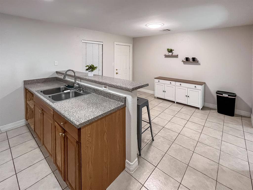 7 BR in Houston