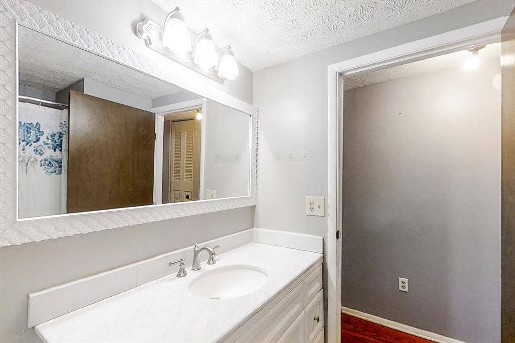 8 BR in Stone Mountain