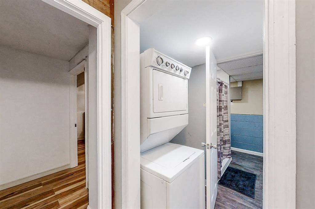 8 BR in Stone Mountain