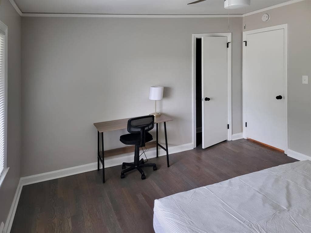 5 BR in Lawrenceville