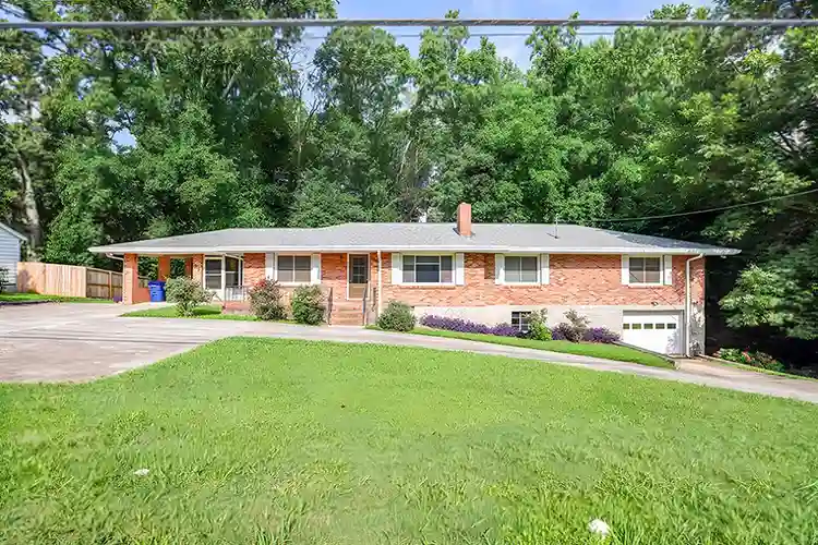 5 BR in Lawrenceville