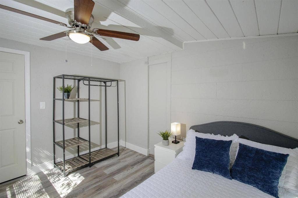 6 BR in St. Petersburg